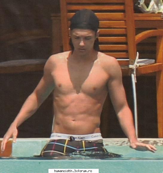 Poze - Vacanta in Maldive - Tom Kaulitz.